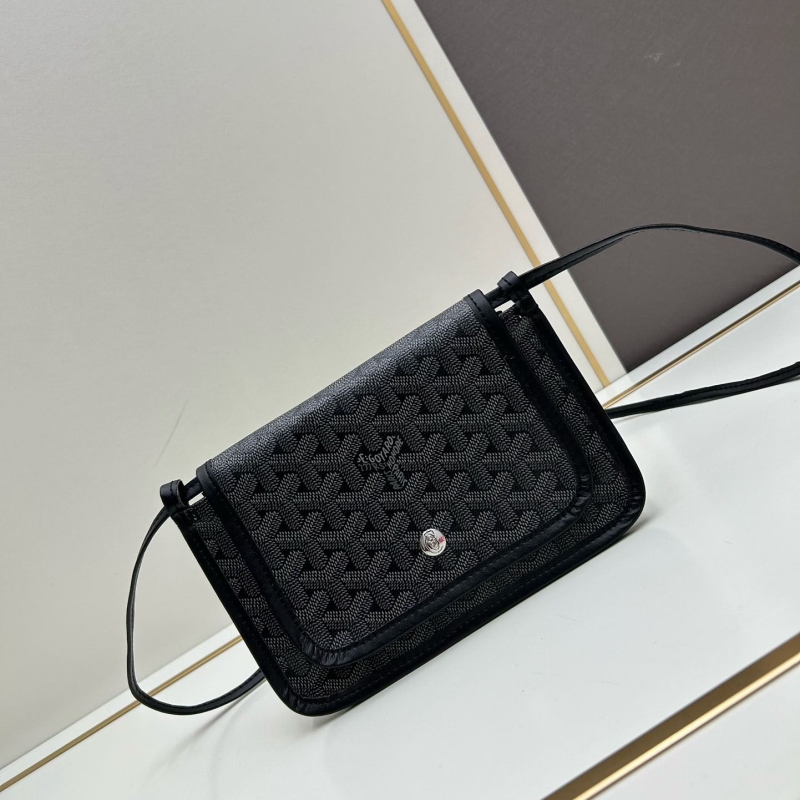 Go*ard clutch bags